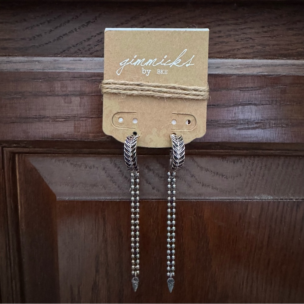 gimmicks by BKE Dangle Earrings NWT